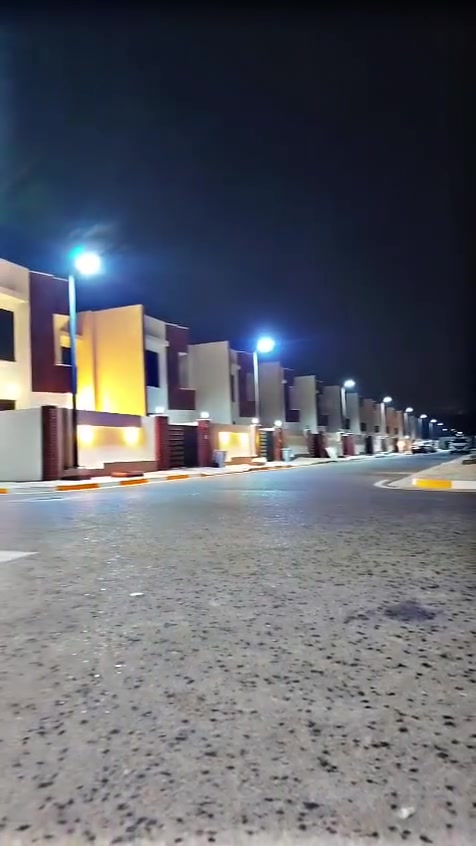 أكو بيوت تسكن بيها…
وأكو بيوت تحس بيها بالأمان من أول لحظة. 🌧️🤍

صوت المطر، هدوء الشوارع، دفء البيت…
تفاصيل بسيطة، بس تصنع حياة كاملة.

هذا مو مجرد بيت…
هذا المكان اللي تتمنى ترجع له كل يوم.

🏡 مجمع الرياحين السكني
📍 بغداد – التاجي
📞 مكتب أرض الرياحين للعقار | ***********
