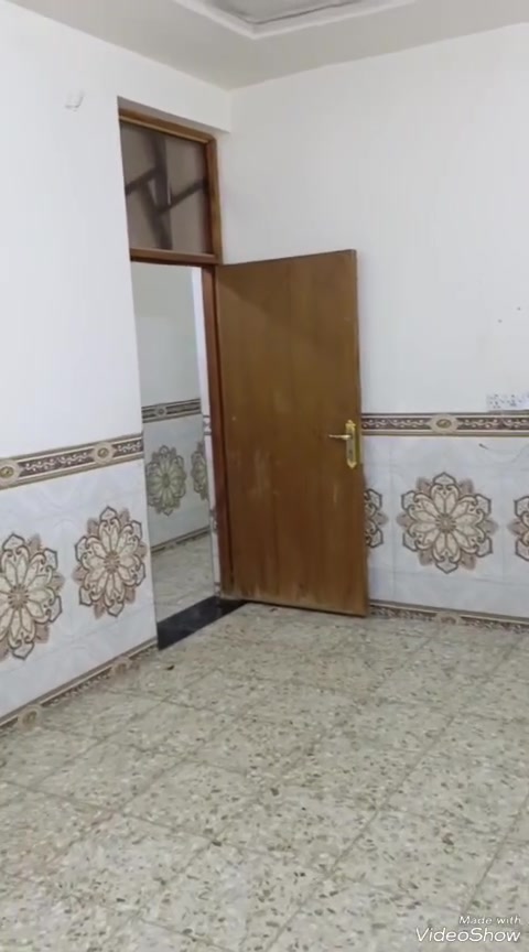السلام عليكم اخواني اخواتي الأعزاء..
دار 🏡 للايجار طابق ارضي معزول تماماً مساحه 100م ..
يحتوي على..مدخلين
✅صحيات خارجية وحوش..
✅استقبال..
✅صالة بنفس الوقت مطبخ 
✅صحيات داخلية..
✅ غرفة نوم وحدة..
مطلوب عائلة صغيرة مرتبة..
✅ العنوان .. البلديات ضياء الحلفي شارع جامع سيد صلاح المكصوصي قرب مدرسة 🏫 الشهب الأهلية..
للاستفسار 📞 متوفر واتساب 🌐 وماسنجر 🌐 وخاص وبخدمتكم..***********
