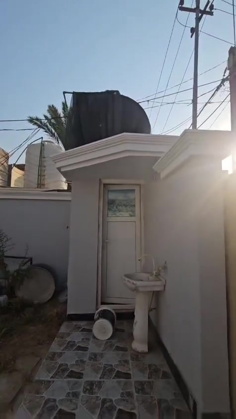 بيت مساحة ١٥٠متر فؤل قريب عل شارع العام زراعي مرقم رقم داخل بلدية الموقع دليمات)***********
