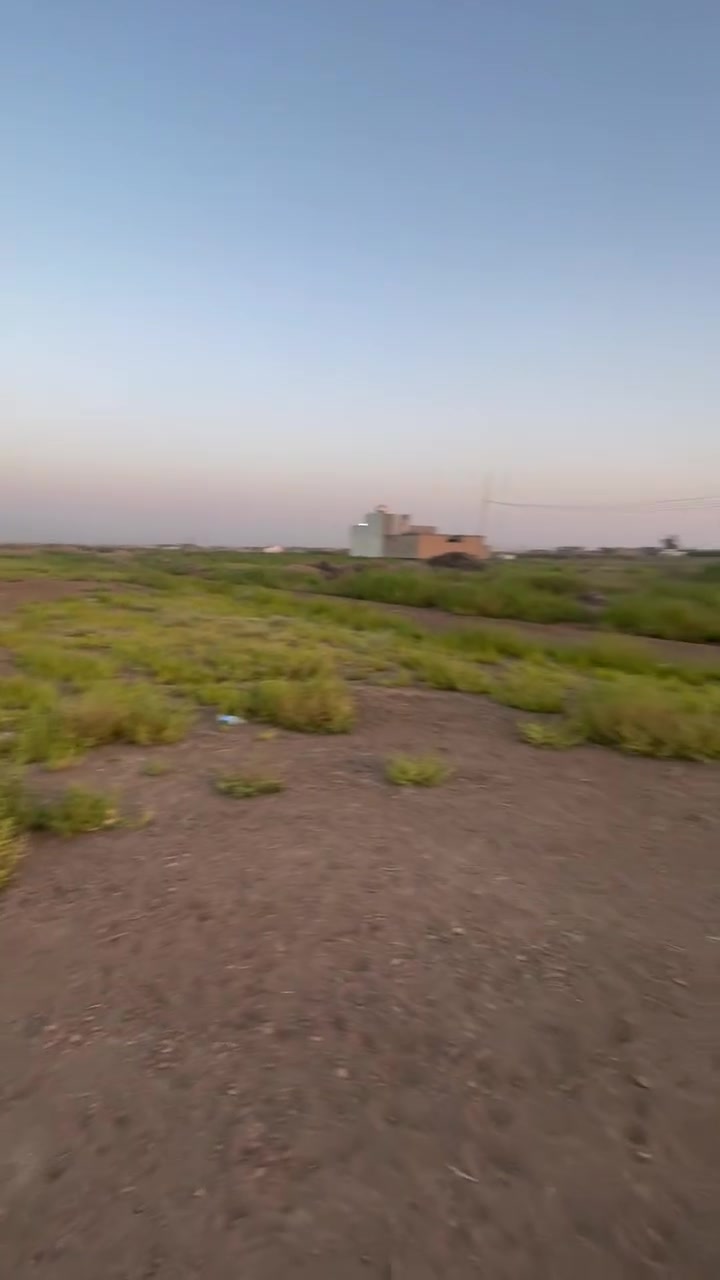 ١٠ قطع للبيع سره واحد شارع ١٠ طابو زراعي مساحه القطعه ٢٠٠
م تريد ٤٠٠ موجود شكد متريد مساحه موجود سعر ال
٢٠٠ب١٠ ملايين كهرباء وسكن ومي
الشراع خلف محطه البانزين الجديده الي عل سريع
شارع ٤٠ بصفهن الي من مجمع عمر الراوي للسريع
السعر ١٠ ملاين ال ٢٠٠ م 
مكتب كريم العبيدي
***********
