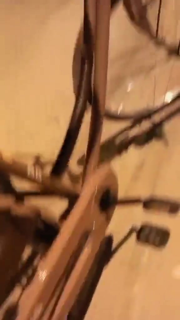السلام عليكم شلونكم شباب شو اخباركم عندي بايسكل للبيع حجم  22 الحابي يشتغل بايسكل قليل يراسلني خاص
