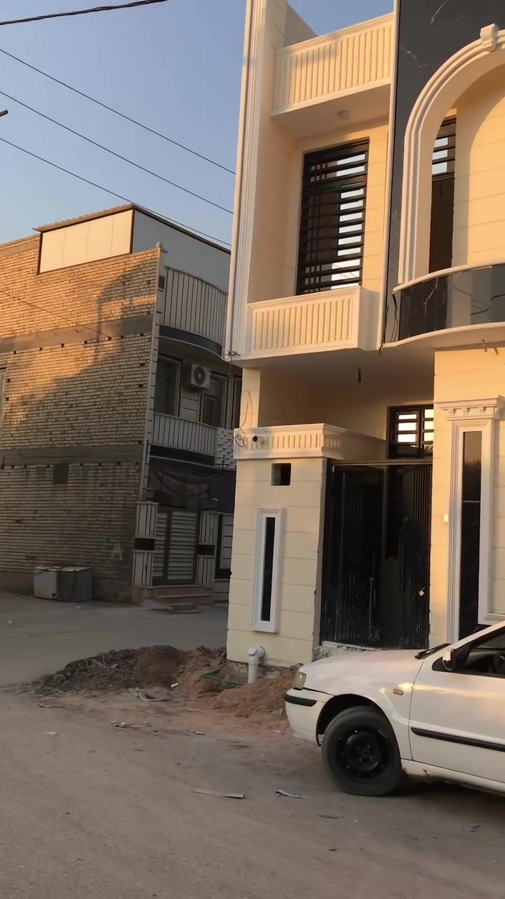 قطعة ارض للبيع في كربلاء المقدسة مساحتها ٥٠ متر 
في منطقة حي العباس قرب فندق البارون / قريبة جدا من الامام (ع) 
الشارع مزود بارصفة وخدمات كاملة من ضمنها انترنيت ضوئي
 طابو زراعي سند ٢٥ ملك صرف 
السعر 105 مليون 
للاستفسار  ***********  واتساب
