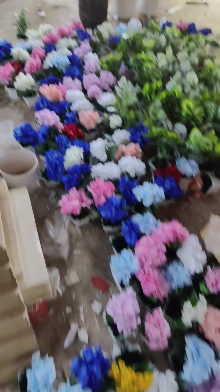 سلام عليكم
توفر سنادين ام الف 
يتوفر جمله ومفرد اصحاب محلات والبيجات الهم خصم بل درزن 
موقع بهرز حي الشرطه مجاور جامع الشكور
