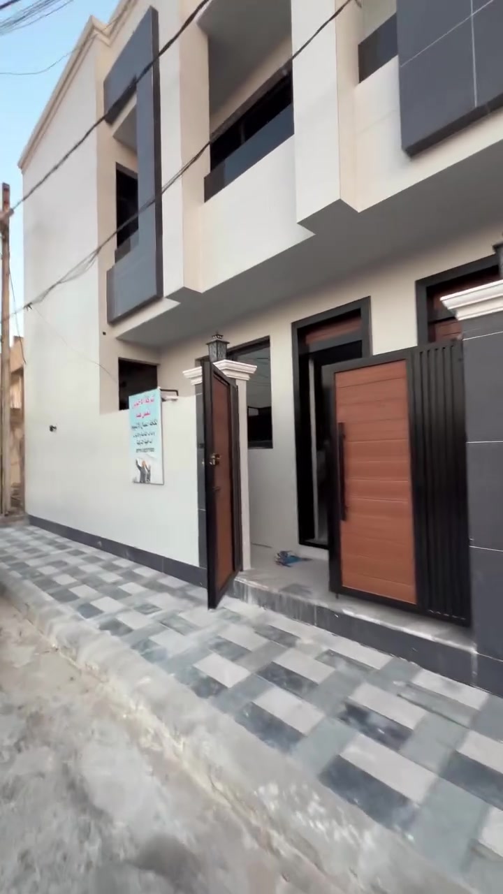 ٨١ متر واجهة ١٢ ونص ركن عل شارعين عراض الموقع الدورة الميكانيك يحتوي عل٣ غرف و٢ صحيات طابو ملك صرف سعر ٢٥٠ وبي مجال ***********
