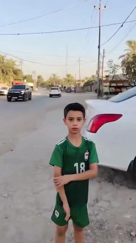دار للبيع مساحته تقريبا 300 متر سند 25 تحويل مباشر بابل منطقة الدولاب *********** يم أسواق اخونا علي أبو حمره وباقي التفاصيل داخل الفديو ولاتنسون الصلاة على محمد وآل محمد الطيبين الطاهرين السعر 135 وبي مجال
