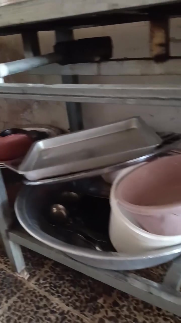 للبيع شوايه دجاج وملحقاتها مستعمله اربع اشهر السعر مليون وربع وبيها مجال ***********

