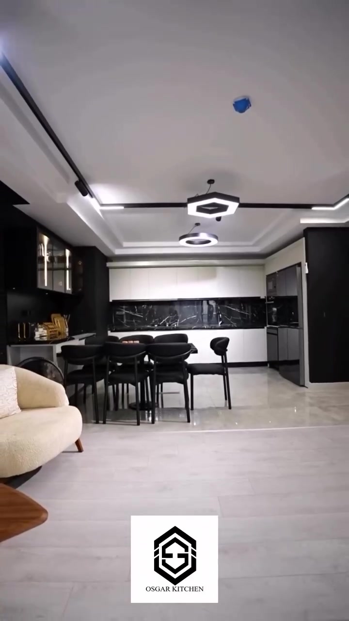 🏠✨ مشروع متكامل يجمع الفخامة، العصرية، والترتيب الذكي!
​من مطابخ وغرف نوم أوسگار، نقدم لكم جولة في منزل متكامل تم تفصيله وتنفيذه ببدائع التصميم المودرن بأعلى جودة:
​🔹 المطبخ المودرن: تصميم فاخر باللونين الأبيض والبيج مع رخام أسود، إضاءات مخفية، وخزائن زجاجية مضاءة تعطي اتساعاً وفخامة.
🔹 غرف النوم الملكية والشبابية: ديكورات جدارية خشبية، إضاءات سينمائية، خزائن ملابس زجاجية، ومكاتب مدمجة تستغل كل شبر بذكاء.
🔹 غرف المعيشة والاستقبال: ديكورات شاشات ودواليب ممر مع مرايا مضاءة وتجليدات دافئة تضيف لمسة فندقية لكل زاوية.
🔹 المغاسل وزوايا الخدمة: استغلال عملي تحت السلالم وفي ممرات المنزل بلمسات ديكورية راقية.
​💡 نحول بيت أحلامك إلى واقع متناسق ومريح بأعلى درجات الدقة والجمال!
​📍 العنوان: تكريت - شارع زيونة - مقابل متنزه زيونة
📞 للتواصل والحجز: * ***********
​***********
 #تكريت
#مطابخ
#تفاصيل_بيتك_تهمنا
#مطابخ_حديثة
#مطابخ_مودرن
#العراق
