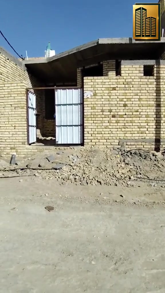 🏗️ هيكل مُسقّف للبيع
📍 الموقع: الشموع – نهاية شارع المدارس، قرب شارع المولد.

📐 المساحة: 130 م².

✅ بناء درجة أولى من الطابوق والكونكريت.

✅ منفذ وفق خريطة هندسية.

✅ كافة الخدمات متوفرة.

✅ طابو صرف مع تحويل الملكية في اليوم الثاني باسم المشتري.

هيكل جاهز لإكمال أعمال التشطيب حسب رغبة المشتري، ويقع في موقع مميز ومخدوم.

📞 للاستفسار والمعاينة، التواصل مع مكتب الضامن للعقار. ذي قار سوق الشيوخ خنيطله شارع الكراج *********** #سوق_الشيوخ#تشطيب_درجة_أولى#مكتب_الضامن_للعقار
