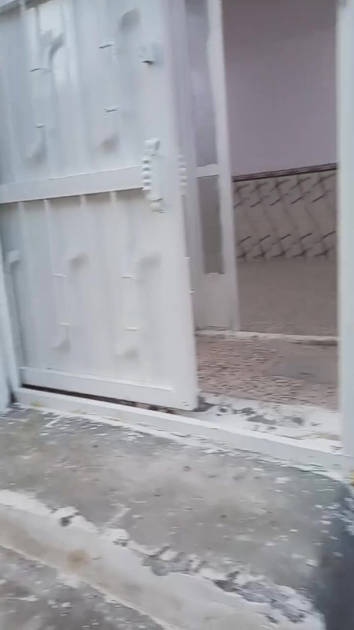 سلام عليكم مشتل للايجار منطقة سريدات ٥٠ متر مشتل جديد نظيف طابق واحد إيجار ٢٠٠ اتصال ***********ابويمامه تحياتي للجميع

