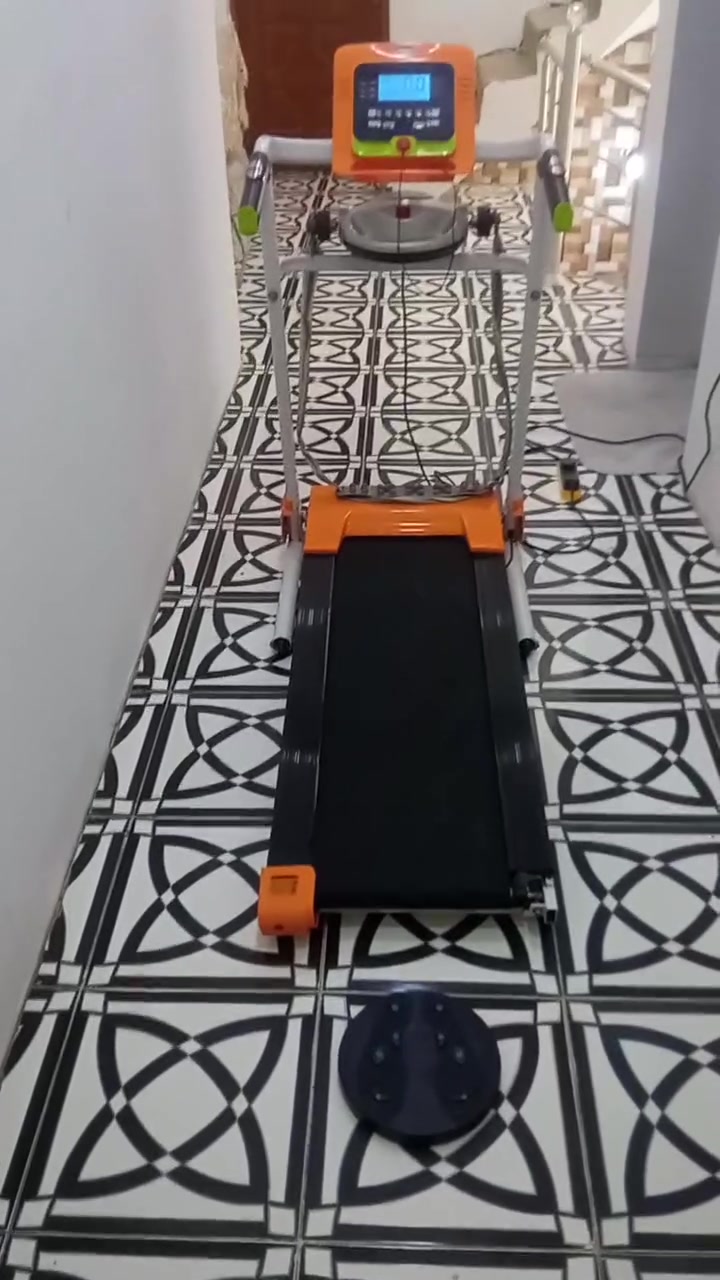 للبيع جهاز جري السعر 150الف مستعمل جدا قليل بي ماطورين تكسير الشحوم وحساسات نبض القلب السعراة  الحرارية /حلة بابل حي البكرلي ***********
