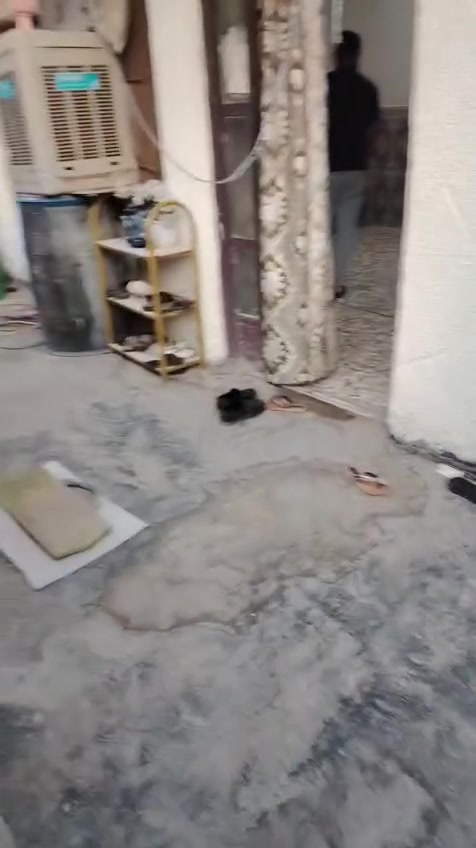 سلام عليك بيت للبيع
عنون البيت شارع سكلة البستان الي بصف بيت بنيه
مساحة ١٠٠ مربع 
واجه ١٠ 
ونزال ١٠ 
البيت سند ٢٥ 
اخون المنطقه كامله من جميع الخدمات 

***********
