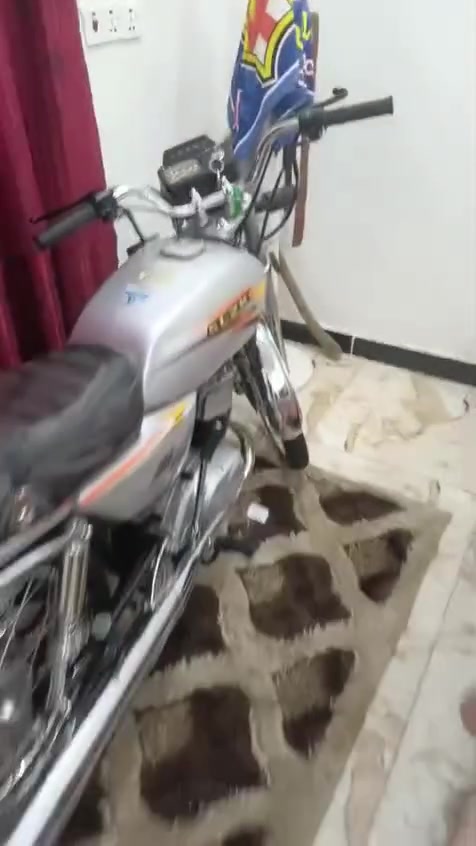 سلام عليكم دراجه سازوكي للبيع دراجه كفاله اوراق موديل 25 طالعه ب 26 مكان بابل مسيب رقمي ***********
