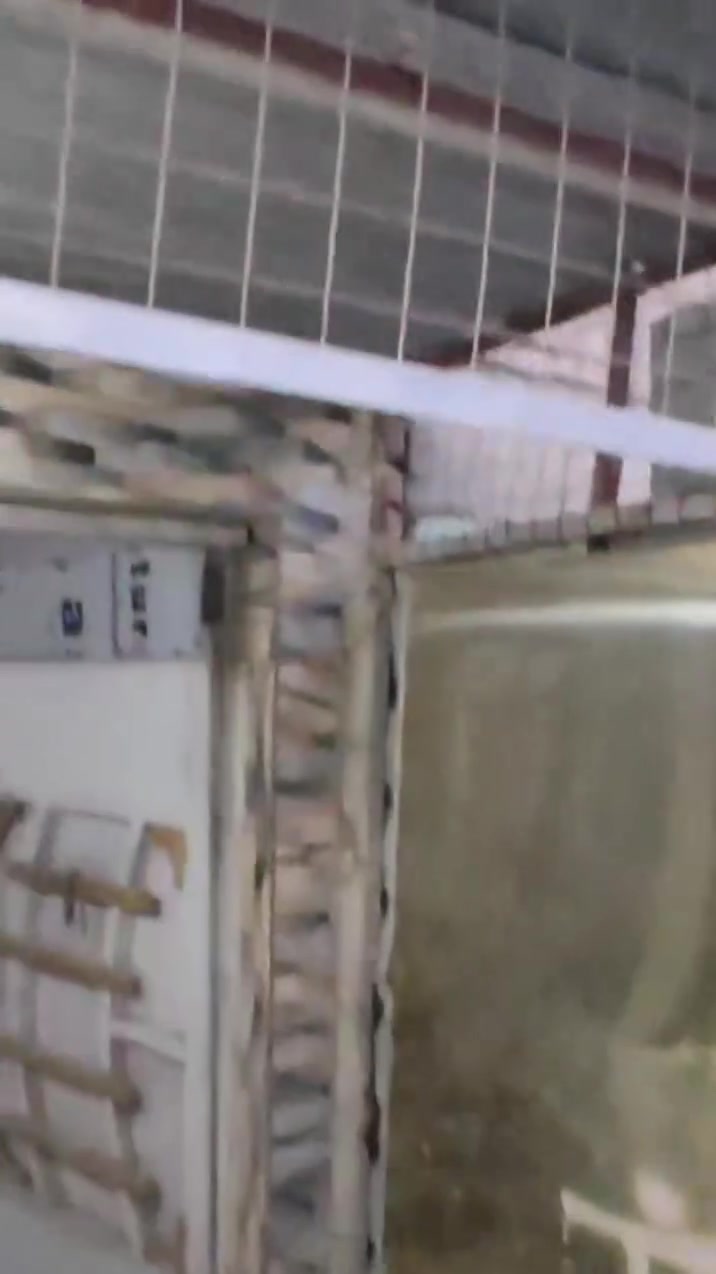 بيت لليجار قرب الغربي يم جسر قريب عل شارع يحتوي علئ استقبال وحولي وغرفه وصحيات الايجارالاستفسار ***********

