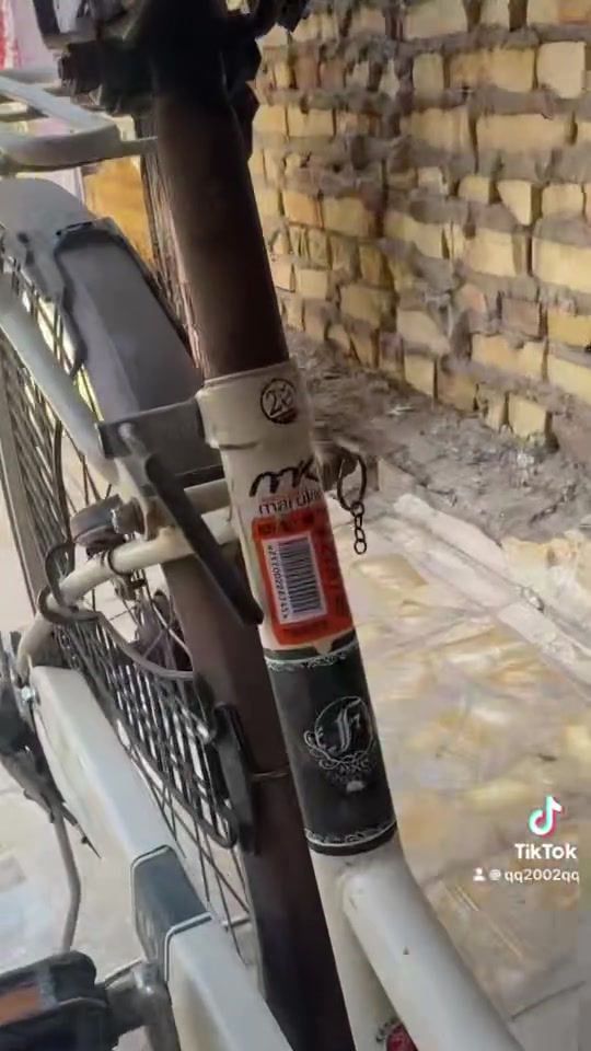 بايسكل للبيع شغال بلكامل لايت وكير وبي كشن ابو الضهر بس الكشن مشتريه 20 سعره كامل يعني 100 رقمي *********** عنواني بغداد الحسينيه الراشديه
