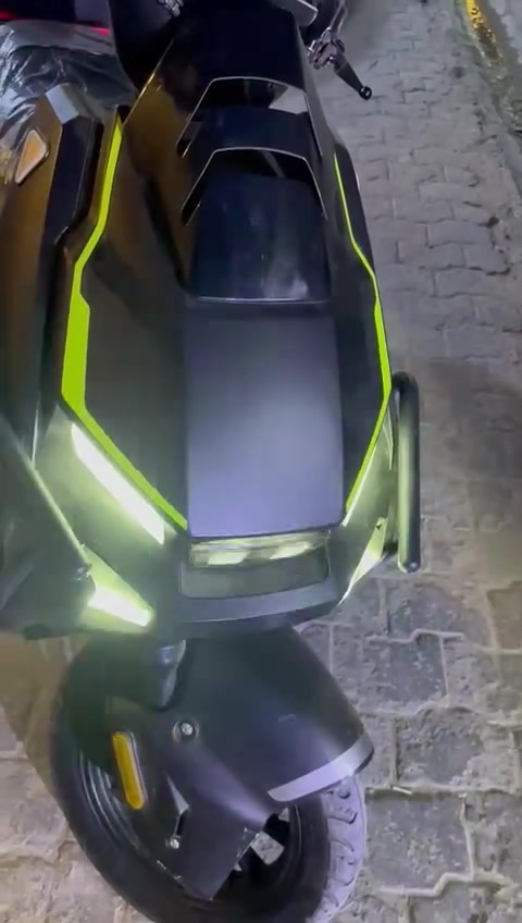 zkh ماتركس موديل ٢٦ لون اسود مات مميز جديده مستعمل شهرين سرعة ٨٠ وملف ٢٠٠٠ سبورت ست بطاريات كبار تمشيك بالشحنه ٨٠ كيلو حقيقي الدراجة كلش نظيفه مكانها الاعظميه للاستفسار ***********
