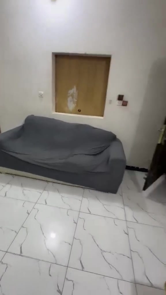 شقه للايجار مؤثثه
في المنصور دور السود 
طابق اول 
تتكون من غرفه نوم واحده 
صاله مفتوحه على المطبخ 
وخدمات صحية 
سعر الايجار 750 الف فقط 
للتواصل ***********
