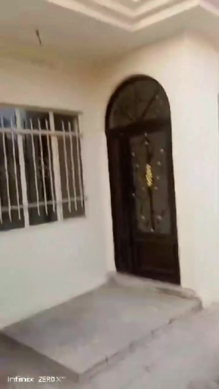* يوجد بيت طابق واحد  للبيع
* المساحه 250 متر
* الموقع حي الصحه بضهر مرطبات الصفار
* واجهه 12.500 نزال 20 
* المكاتبه مع الشرعي
* تفاصيل البيت
. كراج وحديقه
. استقبال
. غرفتان
. هول
. صحيات
. مطبخ
. منور خارجي
. بيتونه 

* التفاصيل اكثر  تفضل خاص او الاتصال على الارقام التاليه
 *********** _ واتساب 
***********

tiktok.com/@ah2001meda
 حساب تكتوك
