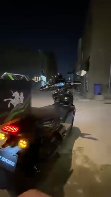 جه شحن مستعمل
تتحمل جميع الضروف شكل مميز ودزاين
نحمل وزن 200كيلو
• وجداً اعتمادية وقوية
مواصفاتها
6..1 بطاريات المسطرة 38 أمبير
2.. ملف 3000 واط نحاس
4.. دبل إشارة
5.. لايت عدسة جداً قوي
).. بكلايت لد خلفي
... بريكات دسكات
8.. تشغيل مفتاح + بصمة
سرعات
10.. دبلات الأمامية دهن تتحمل أوزان عالية
11.. قفل ستيرن
13.مكان بغداد حي الجهاد
14. رقم ***********
السعر مليون وبيها مجال 
‏مستعجل على بيع

نص مكتوب في الصور:
- JOKER
- Golden Chain
- MAJOR CASH SOSE Motorcycle (Biker Edition Remix) Major Cash