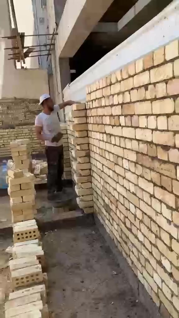 سلام عليكم تم توفير كادر مصري لبناء الطابوك ولبلوك تسليم مهندس شغل درجة اولى باسعار مناسبة للجميع *********** بي وتساب
