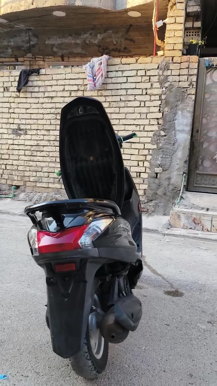 اكزز حديث (Z) 
كهربائيات كاملة ✅
مكينة خرسة ومكفولة ✅
كفرات شخوط خفيفة متبين ✅
بانزين كلة محسن ✅
ماشية 10الاف مثل ماموضح عندك بالفديو ✅
كيج بانزين وسرعه شغالات ✅
لايت امامي زنون سكنات زرك ✅
شهرين صارلها من نازلة رمبة ✅
الشراي يدخل خاص علمود السعر والتفاصيل. مكاني بغداد. حي بساتين ✅
(***********)
