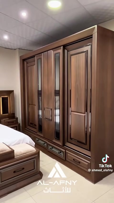 ابو اوس بيجي
معمل لي عمل غرف نوم مصري        وتركي علي ايادي مصري وحسب الطلب مكان العمل بيجي قرب مطعم زيتون 

***********
