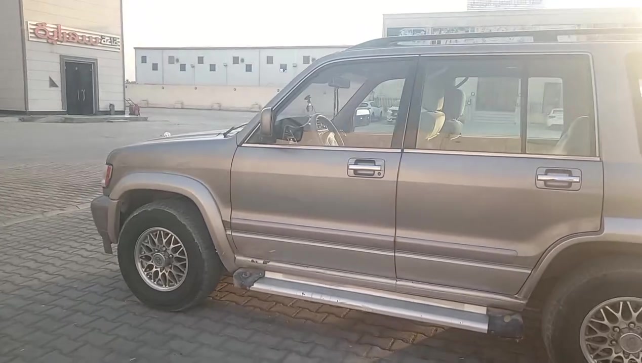 سلام عليكم عندي اسيوزه تروبر موديل 2000 جاهزه من كلشي كير عادي محرك بلادي منضومه غاز بانزين سنويه جديده بااسمي هزه جديده ناقصهه كبريسر فقط مصبوغه جماليه اثر جراد لسعر 60 وبيهه مجال للطيبين ولستفسار ع هاذه رقم *********** بي وتساب
