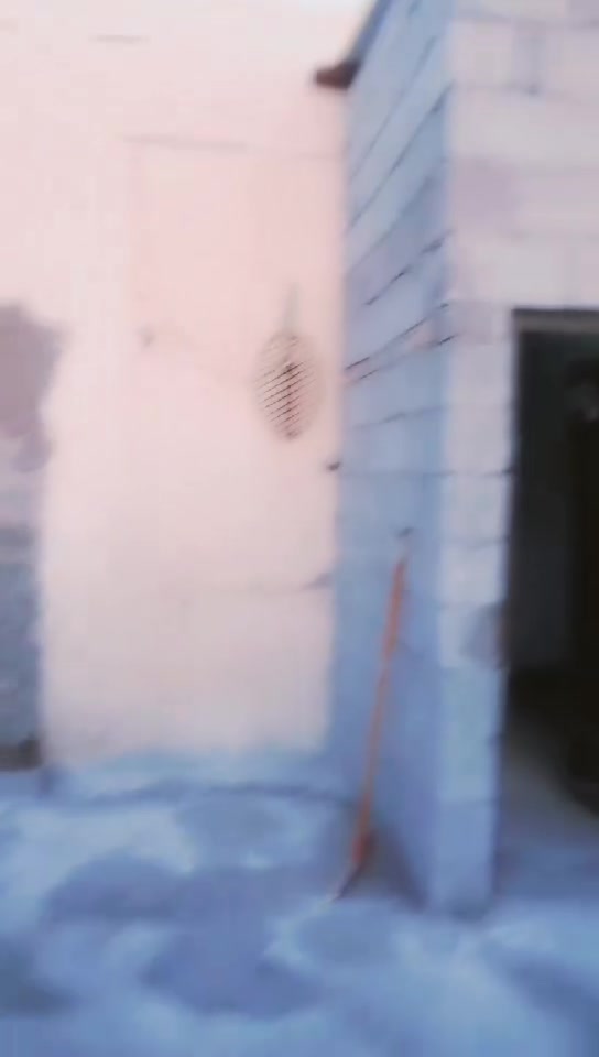 بيت زراعي مساحه ٢٠٠ متكون من غرفتين وصاله ومطبخ وديوان وصحيات وطارمه كبيره السعر 25 وبي مجال قليل ***********
