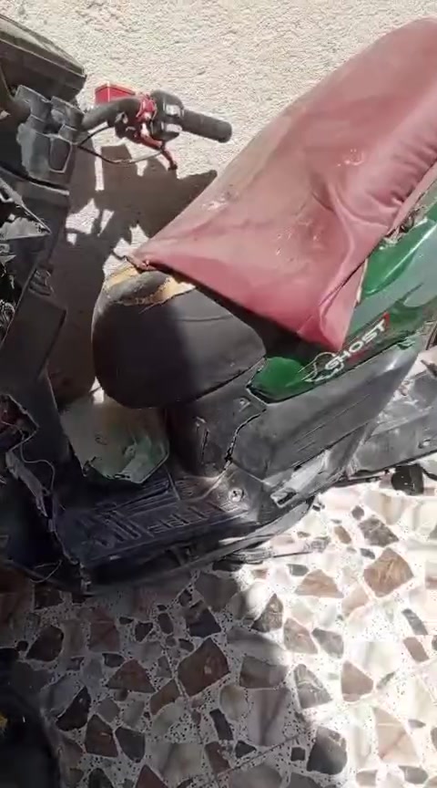 سلام عليكم تراجه مكينه ما مفتوحه وجديدا تراجه تخبل وكفراته كله موجوده وكلشي شغال بس الشاصي مفطور والحمه وسعرها 400 وبه مجال بصيط *********** بس واساب بي او خاص
