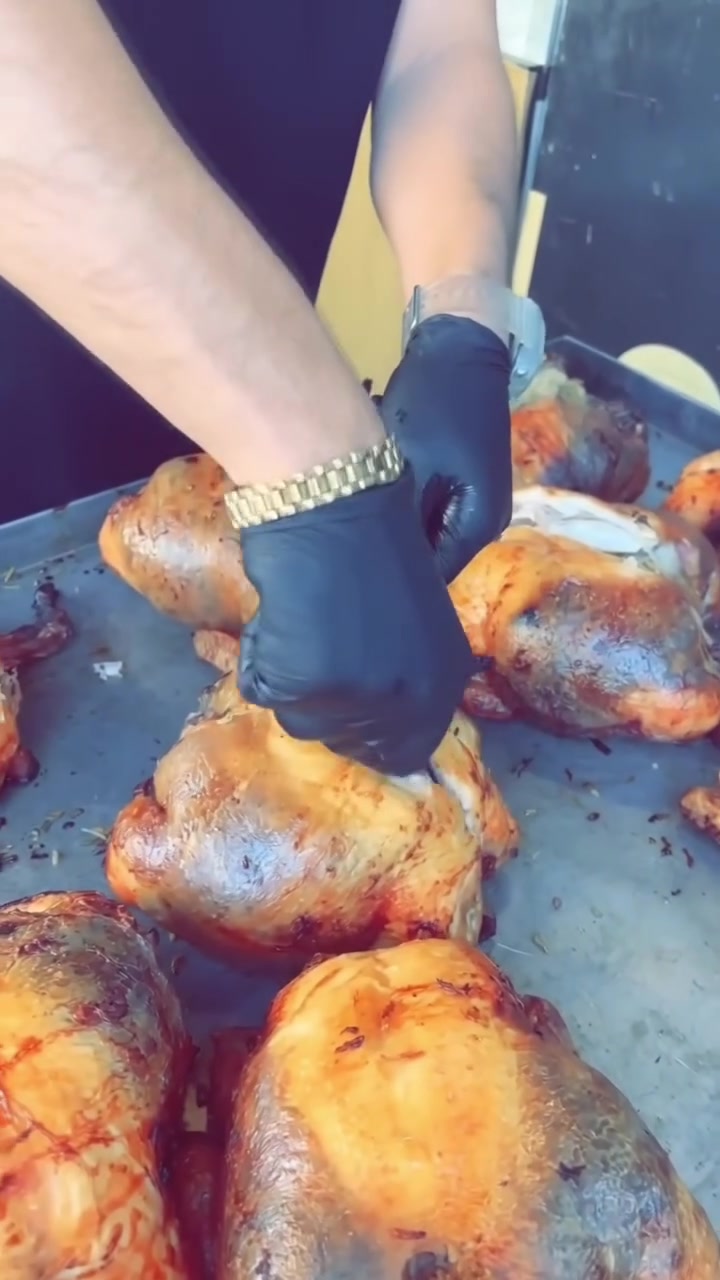 🍗 الدجاج المشوي الأصيل صار أقرب الكم!
من مطعم دجاج بغداد، نودعكم بأطيب دجاج مشوي متبل على الطريقة البغدادية الأصلية. الطعم الي يفك الراس متوفر الآن في   المشخاب! 😍
📞 العنوان 
 المشخاب: شارع سيد جعفر 📱 ***********
 ✨ دجاج بغداد.. طعم الجودة والنظافة في كل لقمة! 
#توصيلنا_مجاني #النجف_الاشرف #دجاج_مشوي #الدجاج_المحشي_الأول_بالنجف
