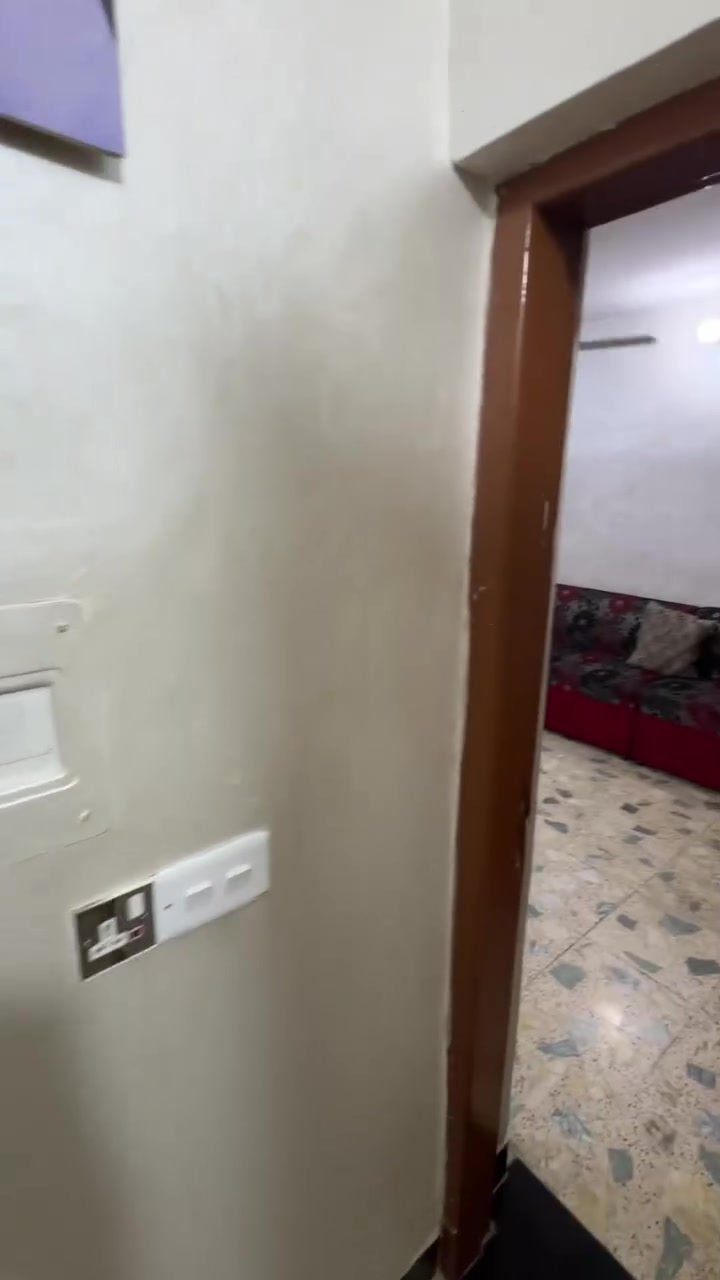 السلام عليكم الدار للبيع المساحه 120 طابو  نفس ماواضح بلتصوير  جسر ديالى باب الشيخ ***********
