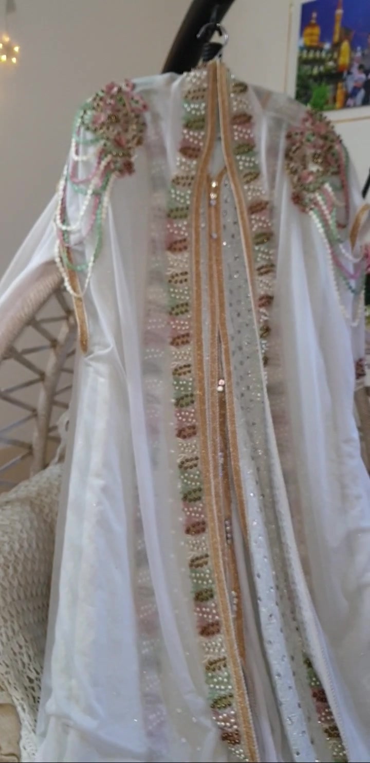 قفطان مناسبات • شغل يدوي ثقيل • وزن ٦٠-٦٦