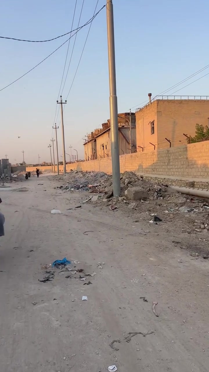 السلام عليكم
دار للبيع في منطقة حي العلام 
مساحة 100 متر بناء جديد
يتكون من غرفتين صاله مفتوحه على المطبغ 
بيع اقصاد اقصاد وسعره كلش مناسب  
بيع مستعجل قدمه فقط 7 مليون
***********
