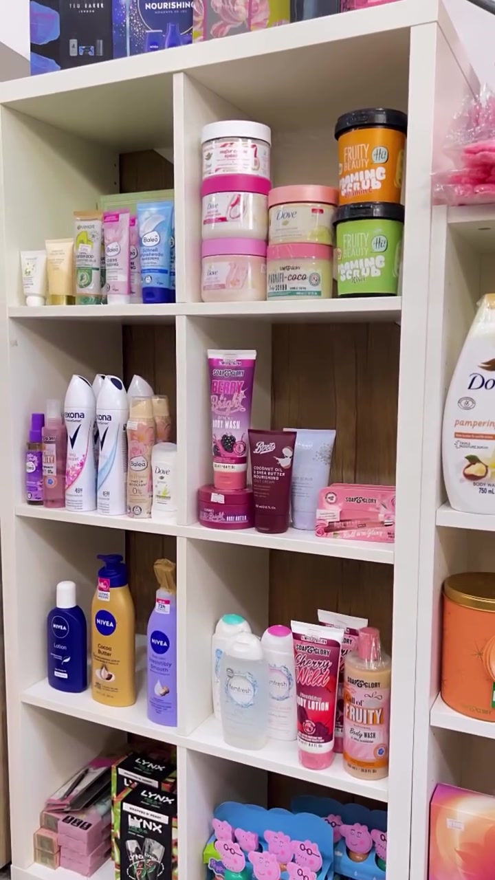 ناونیشان:
📍سلێمانی - جادەی چوارتای کۆن - بەرامبەر کۆمپانیای طريق السلطان 
لە دوکانی (SANA BOUTIQUE)

عنوان:
📍السليمانية - شارع جوارتا قديم - مقابل شركة طريق السلطان 📍 
في محل (SANA BOUTIQUE)
.
.
.
.
#explor
#foryou
#skincare
#bodycare
#perfume
