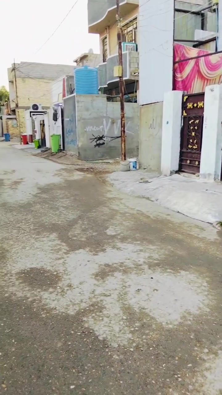 بيت للبيع الشعب الاصلاح مساحة 100
منطقة التمايمة الفرع المقابيل سمير أبو الانشائية  
طابق واحد  السعر(27) بي مجال للشراي 
*********** واتساب

