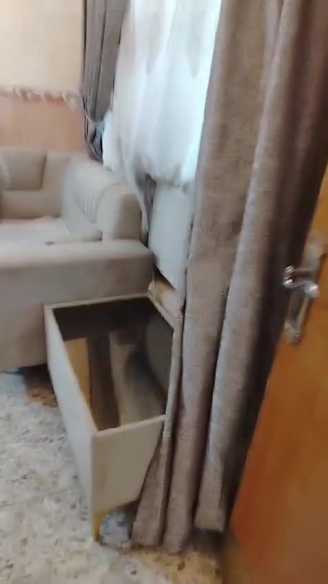 دار للبيع مساحه 200 متر بناء نضيف اساس وسقف صب طابق واحد غرفتين صاله استقبال ومطبخ ملحق الجمعيه شارع 6 مفتوح على سايدين جامع البصراوي السعر 160 مع المجال ***********

