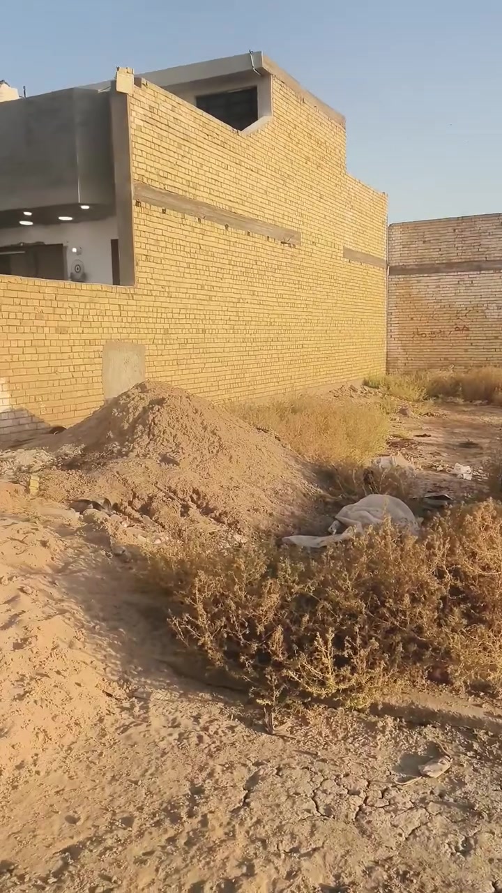 السلام عليكم قطعه أرض 200 متر بوب الشام سند 25 
واجهه 10 نزال 20
منطقه كامله الخدمات فقط تبليط ماكو
بيها سكن والبيت بصفها بي سكن 
السعر 15 مليون وبيها مجال
‏‪***********‬‏
