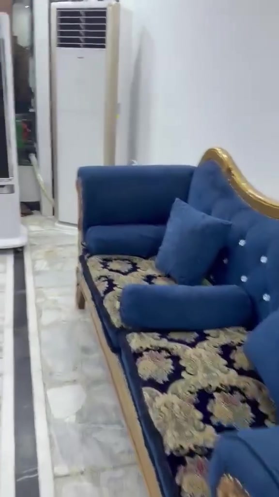 السلام عليكم غراض للبيع
***********
   

التخم ب٤٠٠
الچرباية ٦٠
الميز ٦٥
