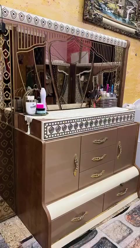 غرفه  تركي خشب بلوك  اصلي 10 قطع   تحتوي. على:
طابوريه 
ميز تواليت
جربايه مع ميوزه 2 
قنفه
كنتور
ملحق ابو بابين 
زاويه مع مخزن 3 خانات 
ميز 4 جرارات
السعر مليون و750
للاستسفار اتصل على الرقم
 +964 773 362 4751
