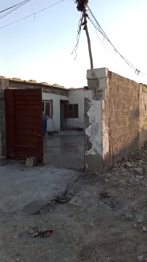 السلام عليكم بيت تجاوز للبيع
عنوان أبو دشير  قرب اسواق الرياض 
السعر 10 مليون بي مجال 
هاتف *********** رقم بي واتساب
