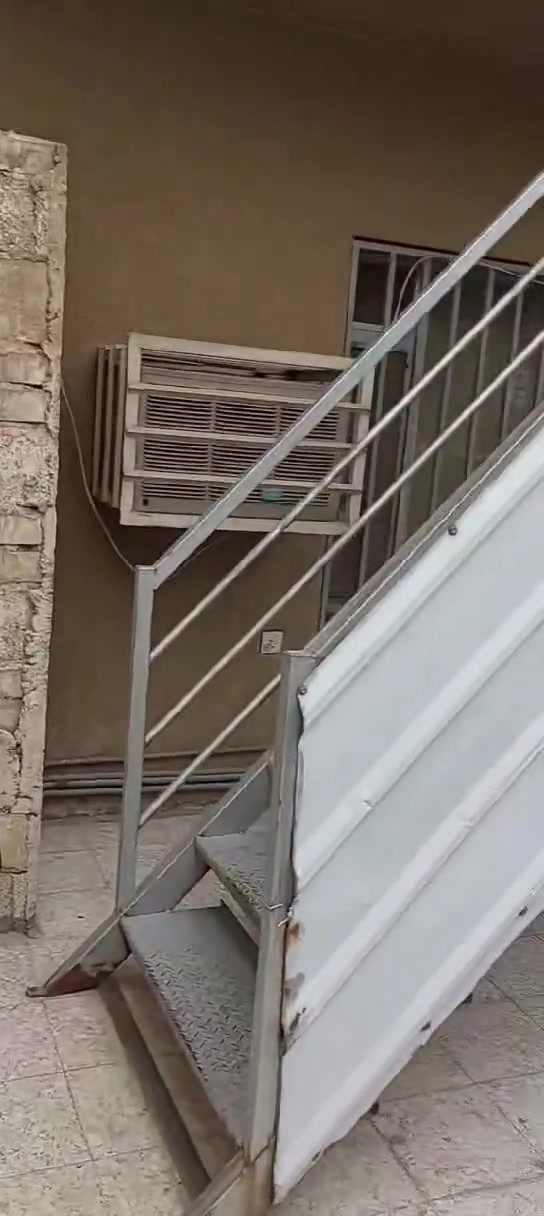 حي الجامعة قرب الضربة • مؤثث • مكيفات