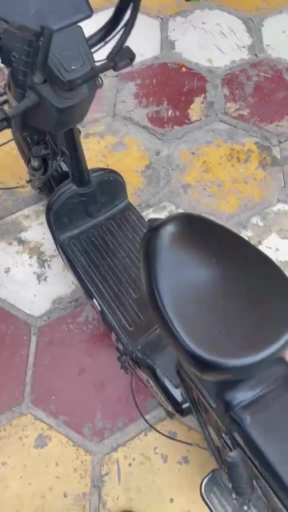دراجه شحن فول مواصفات دراجه بدلت بيه عقل و ملف جديد دراجه حلوه سريعه  السعر 200 قفل الشراي يتصل على رقم بي بس واساب ***********
