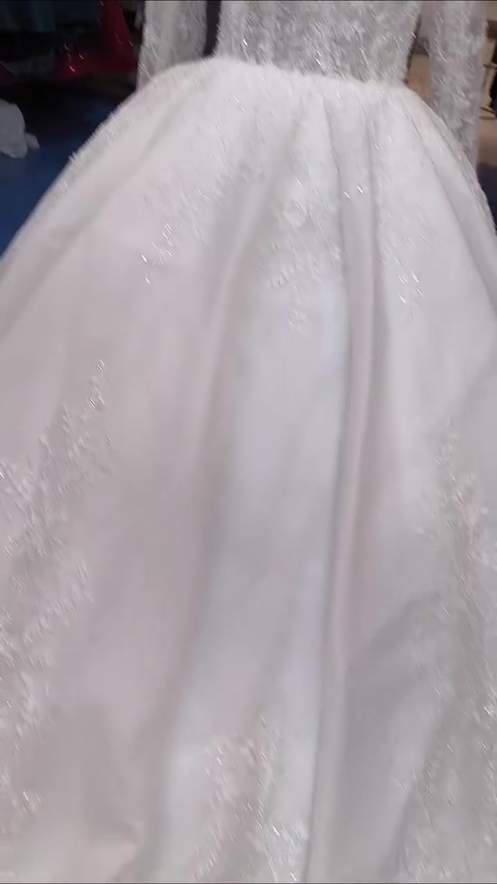جمال التصميم الفكتوري 👰🏻🔥#عروسات #بدلات_زفاف #نازكه #حنه_عروس #عروساتي
