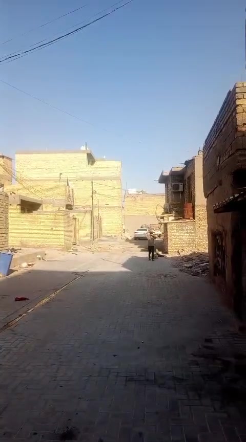 بيت للبيع قريب على أسواق ابو عراق مساحته 125طابق لأول عوزه كاشي لطابق لثاني ما كامل سعره 78وبي مجال رقم الهاتف ***********
