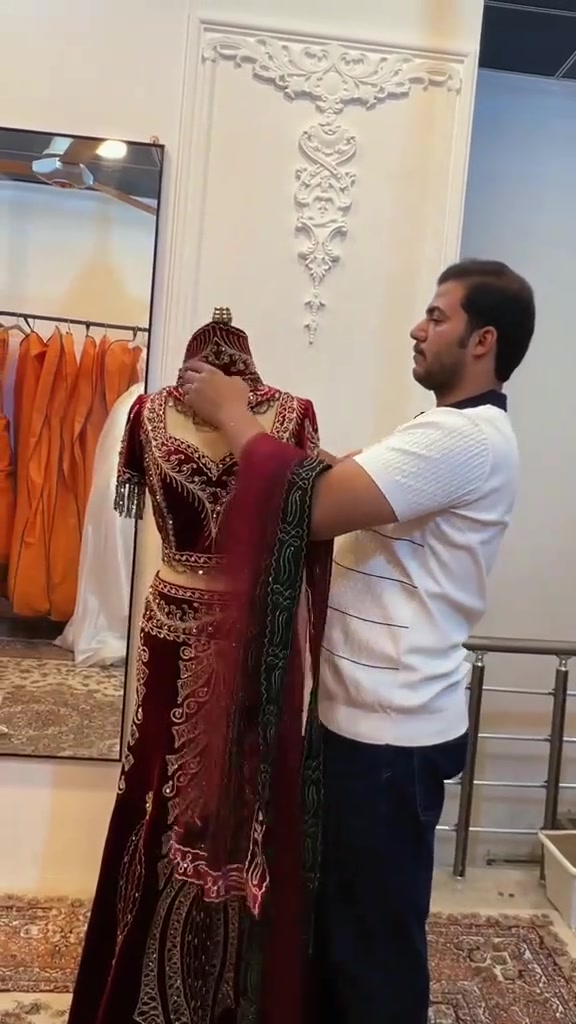 أزياء علي للأعراس  باحدث الموديلات 
عنواني ديوانيه الحمزه الشرقي 
للاستفسار ***********
