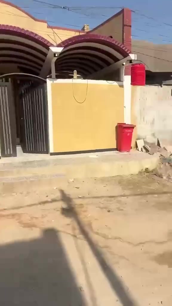 السلام عليكم بيت للبيع المساحه ١٦٠بحي المرتضى بناء جديد كله طابوك قرب المدرسه الي يحب يتواصل ويه ابو البيت وهذا رقمه ***********
