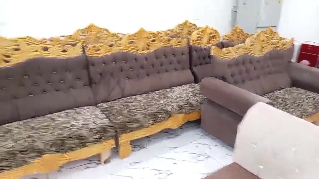 السلام عليكم
تخم حلو ونضيف القياس ماله ١٣ متر والسعر ٦٠٠ وبي مجال 
مكانه حديثة استفسار اكثر خاص او على الرقم
***********
