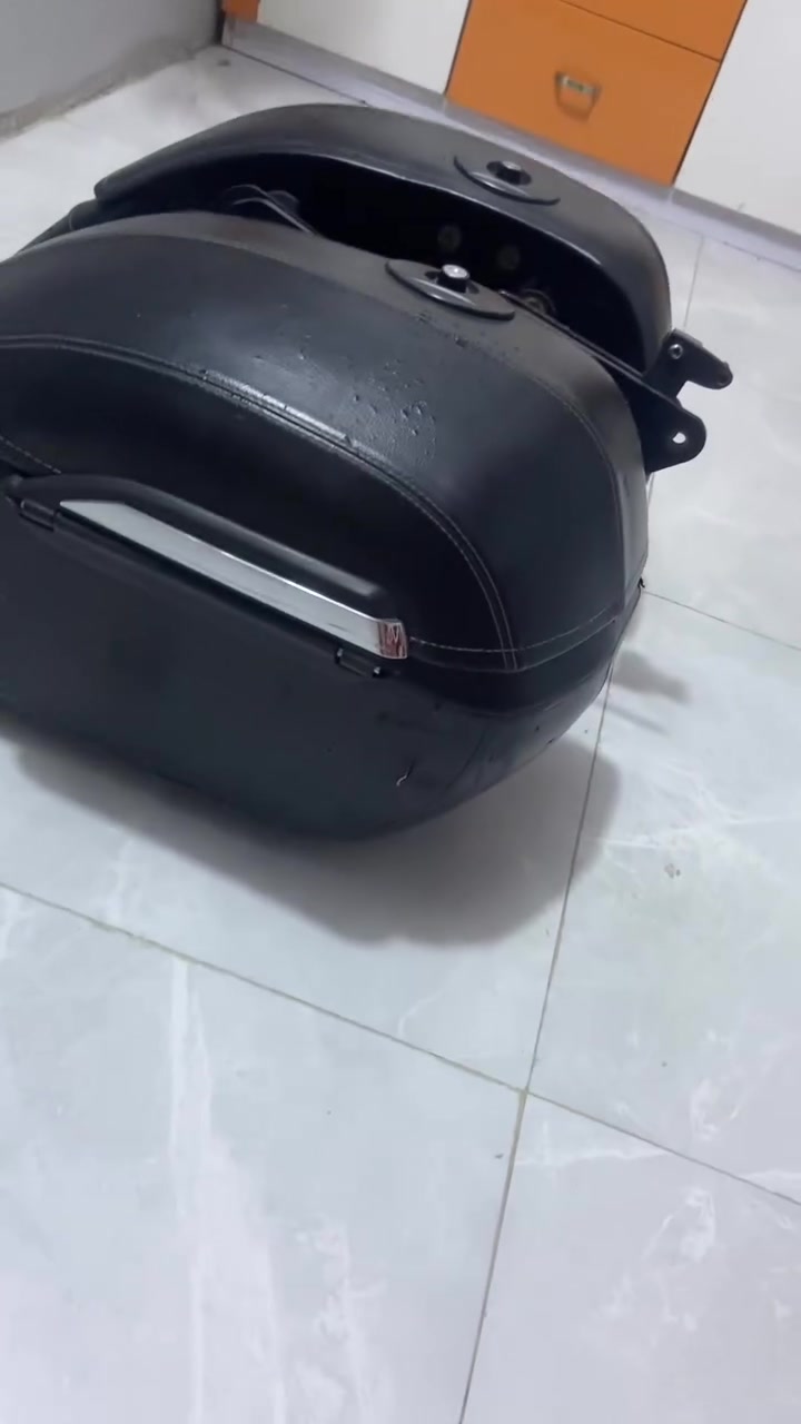شلونهم الغوالي
جنط vtx1300 جيب وشد بلاديات 
يرادلهن غسله مرتبه وترتيبات بسيطه 
اصليات مو تجاري وقفالتهن شغاله 
ومفاتيهن موجودات بغداد مدينه الصدر 
وتوصيل موجود لكل العراق 
السعر وباقي التفاصيل خاص او اتصل وبخدمتكم 
***********
