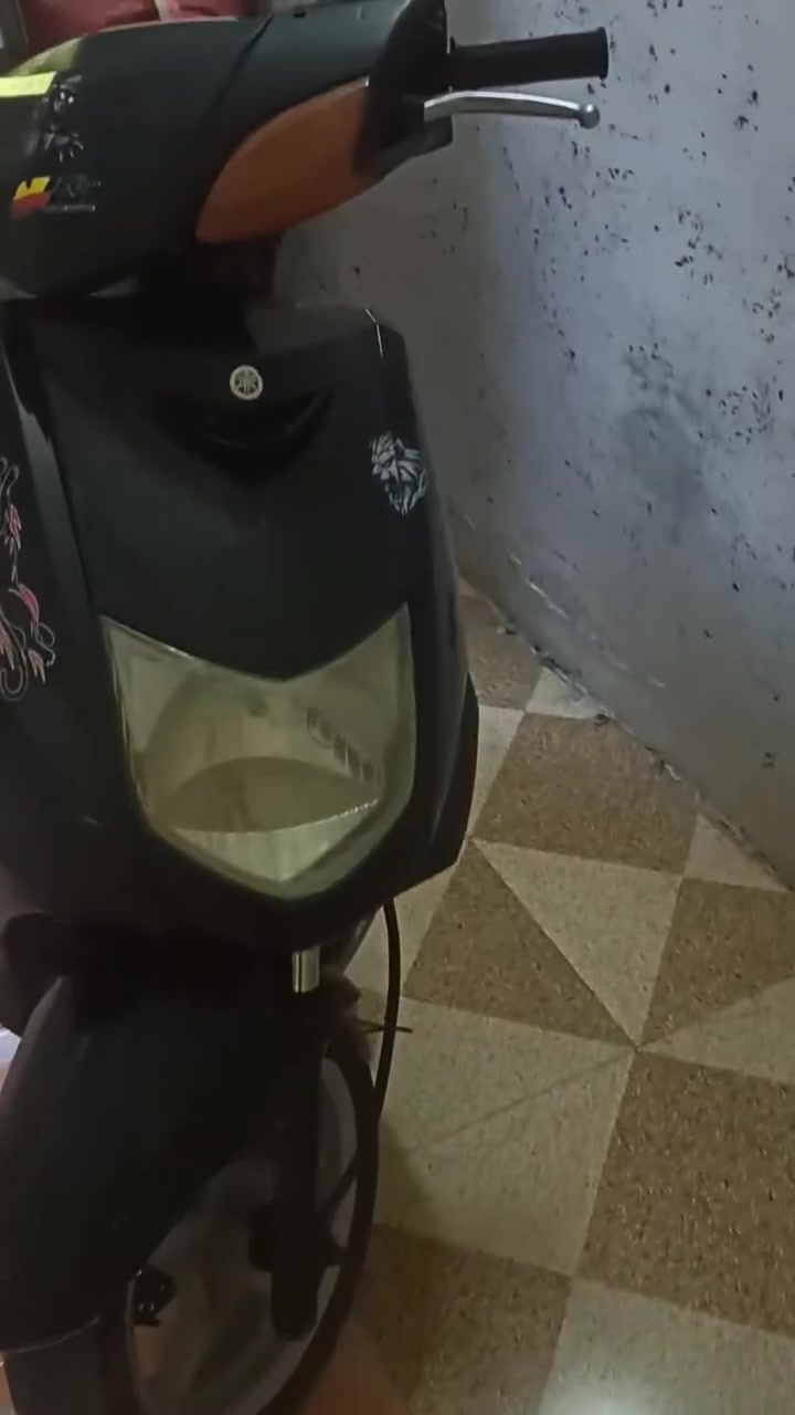 سكنس نثيه نضيفه باتري جديد سلف جديد.نواقص بصيطه سعر 250اومراوس دراجه رقم*********** واتساب
