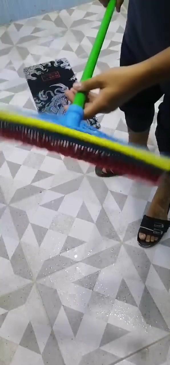 منتج جديد وراقي
هي مكناسة هي ماسحة قطع تخبل وتوصيل داخل الكوت متوفر 
بعد ماكو جيب المكناسة ودي الماسحة بعد بقطعه وحدة
القطع جوة السوك 
توصيل داخل الكوت فقط فقط الف دينار 
قطعه وحدة ب الف ونص. 1500 دينار فقط؛!!!
قطعتين بالفين ونص. 2500 دينار فقط !!!!!
ومتوفر ايضا كميات لاهل الجملة 
اقل عدد 20 قطعه 
التوصل على الواتساب *********** او الماسنجر

