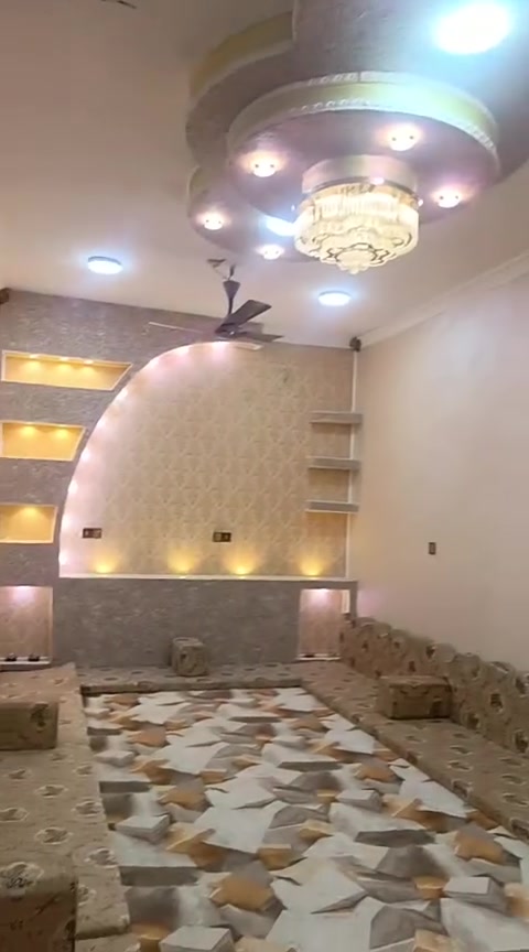 السلام عليكم
دار للبيع مساحه 125متر 

متکون البيت مـن ( غرفه . صاله . مطبخ . استقبال . طارمه . صيحات داخليه . صحيات خارجيه .)

بناء طابوك عكاده ماء كهرباء مولد مدرسه قريبه 
عرض شارع 11 متر 

المـوقع// السبل الثانيه نزله مدرسه قرب مكتب ابو ساره جديد 
للأستفسار رقم الهاتف// (***********) موجـود واتساب
